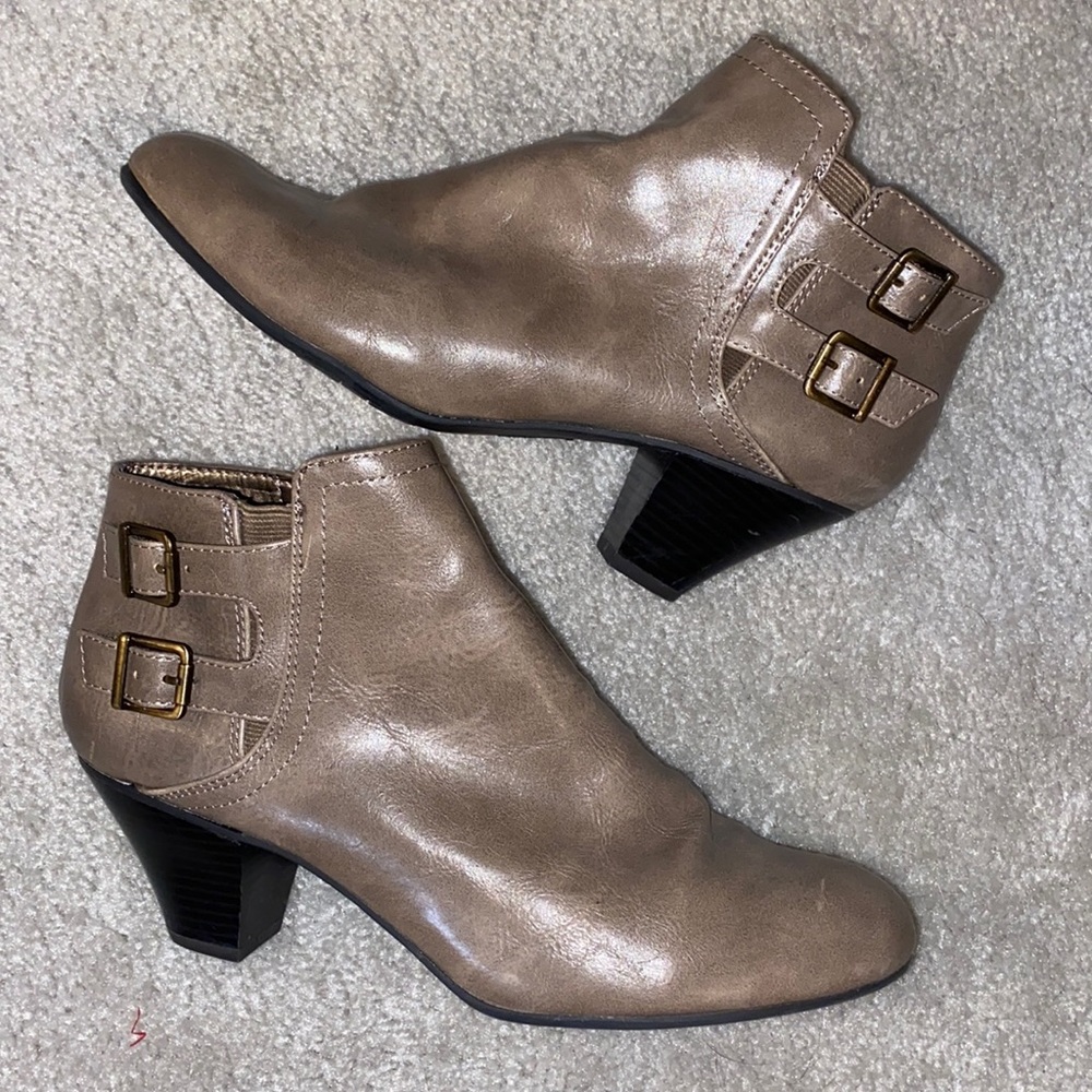 Life Stride Gabe Active Arch Taupe Booties
